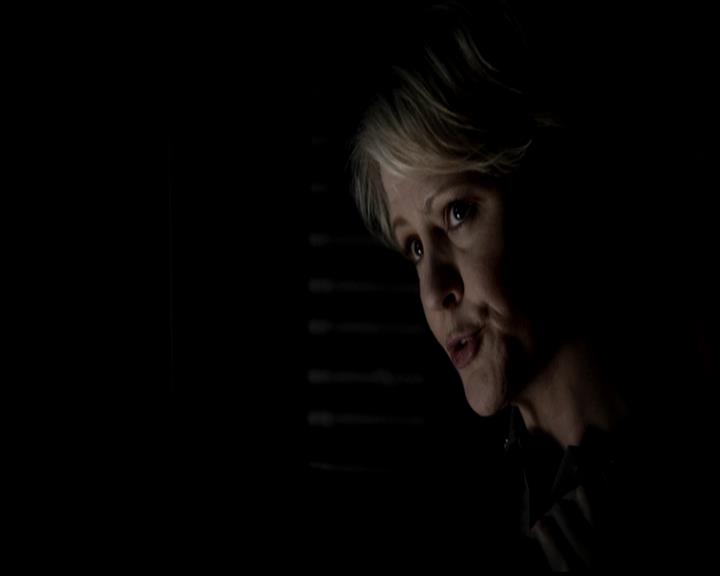VampireDiariesWorld-dot-org_4x22TheWalkingDead0553.jpg