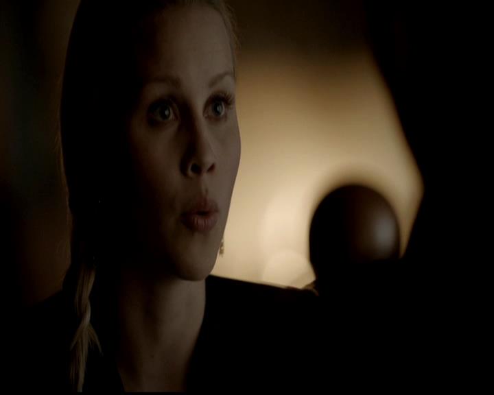 VampireDiariesWorld-dot-org_4x22TheWalkingDead0987.jpg