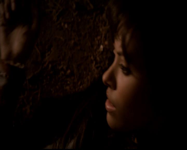 VampireDiariesWorld-dot-org_4x22TheWalkingDead2243.jpg