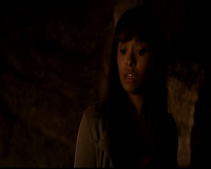 VampireDiariesWorld-dot-org_4x22TheWalkingDead2279.jpg