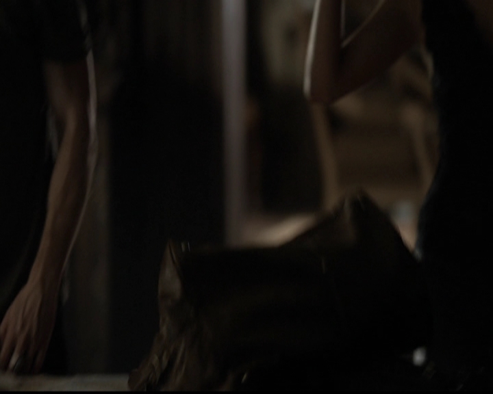 VampireDiariesWorld-dot-org_5x03OriginalSin0189.jpg