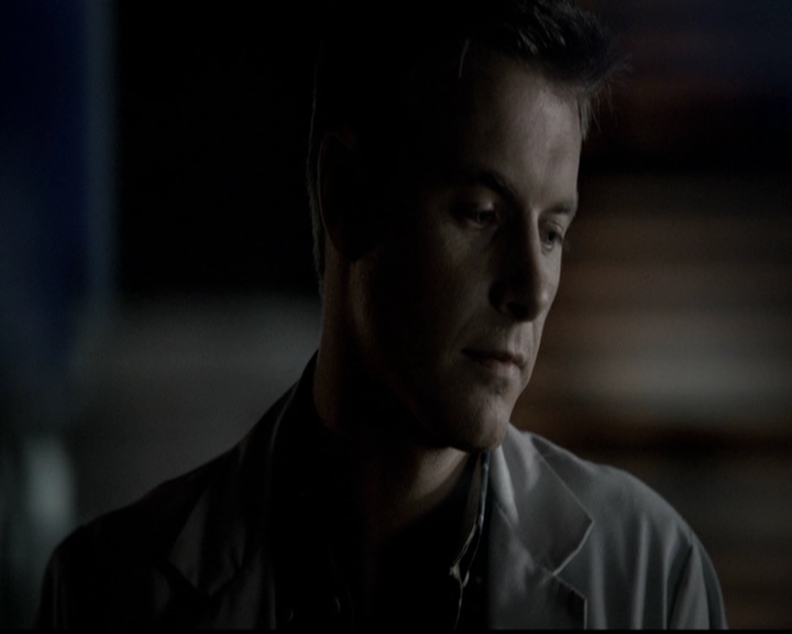 VampireDiariesWorld-dot-org_5x05MontersBall0066.jpg