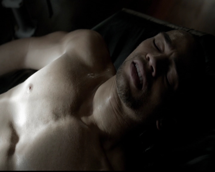 VampireDiariesWorld-dot-org_5x05MontersBall0072.jpg