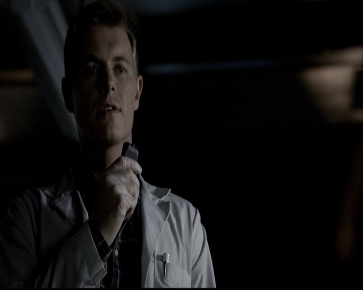 VampireDiariesWorld-dot-org_5x05MontersBall0076.jpg