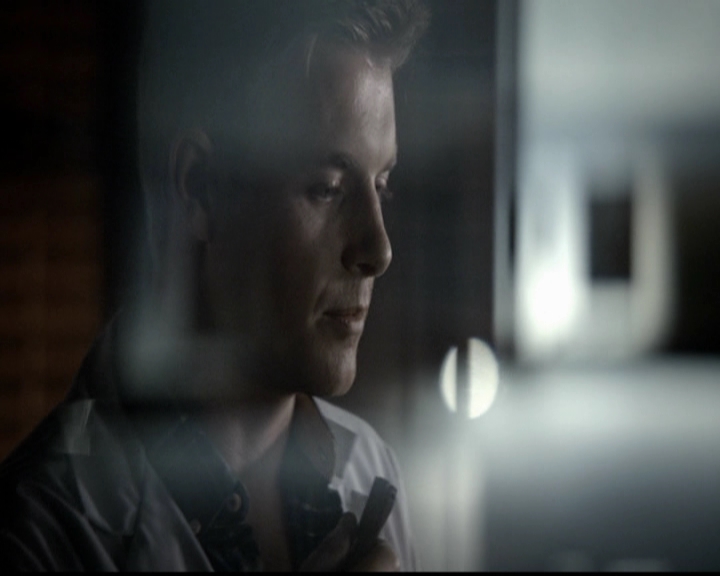 VampireDiariesWorld-dot-org_5x05MontersBall0110.jpg