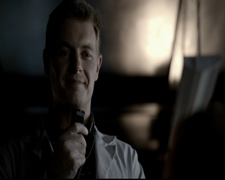 VampireDiariesWorld-dot-org_5x05MontersBall0117.jpg