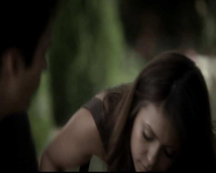 VampireDiariesWorld-dot-org_5x05MontersBall0238.jpg