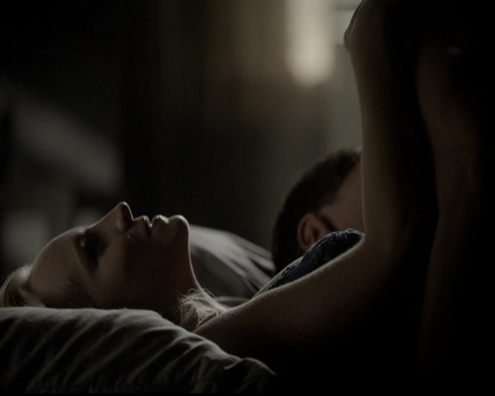 VampireDiariesWorld-dot-org_5x05MontersBall0279.jpg