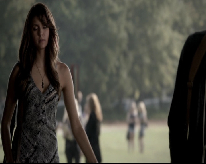 VampireDiariesWorld-dot-org_5x05MontersBall0380.jpg