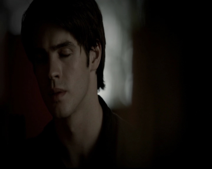 VampireDiariesWorld-dot-org_5x05MontersBall0558.jpg