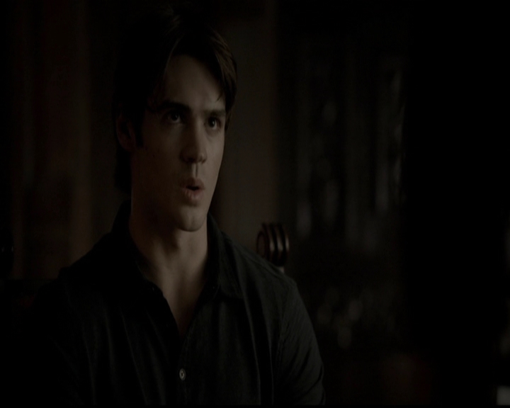 VampireDiariesWorld-dot-org_5x05MontersBall0567.jpg
