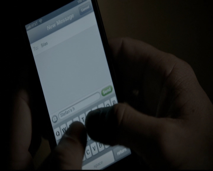 VampireDiariesWorld-dot-org_5x05MontersBall0899.jpg