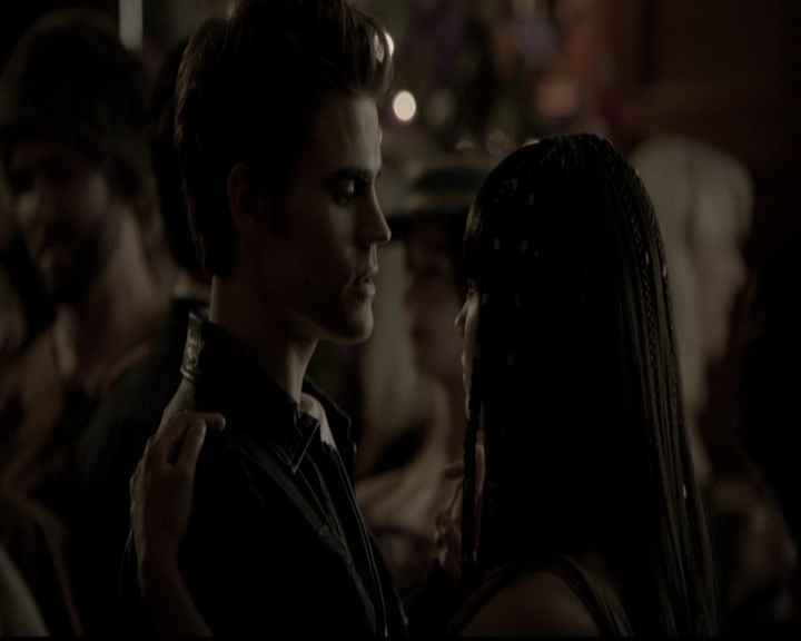 VampireDiariesWorld-dot-org_5x05MontersBall1235.jpg