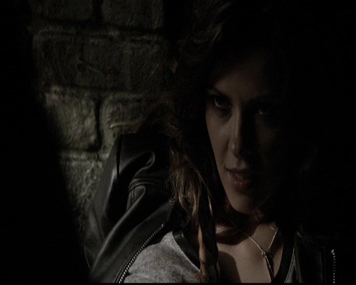 VampireDiariesWorld-dot-org_5x05MontersBall1434.jpg