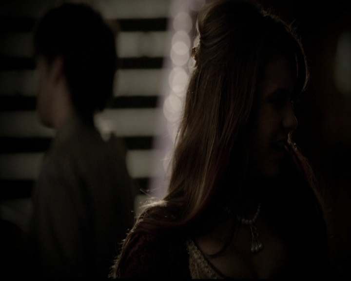 VampireDiariesWorld-dot-org_5x05MontersBall1518.jpg