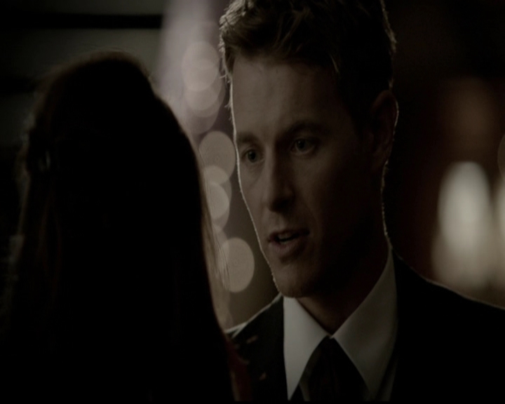 VampireDiariesWorld-dot-org_5x05MontersBall1556.jpg