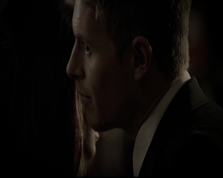 VampireDiariesWorld-dot-org_5x05MontersBall1561.jpg