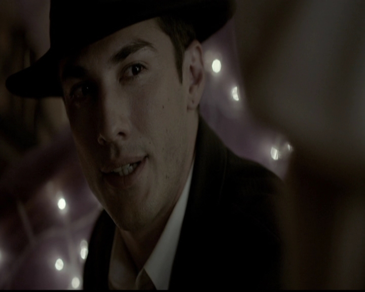 VampireDiariesWorld-dot-org_5x05MontersBall1608.jpg