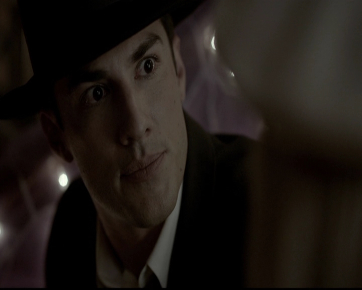 VampireDiariesWorld-dot-org_5x05MontersBall1631.jpg