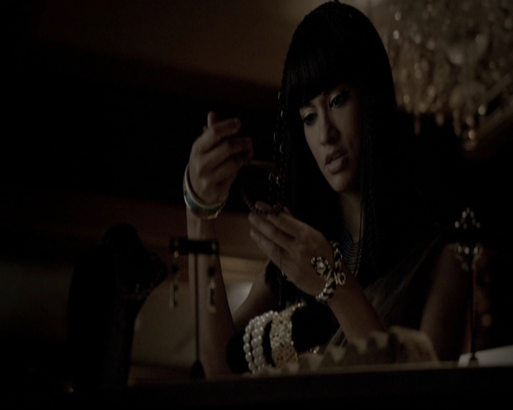 VampireDiariesWorld-dot-org_5x05MontersBall1672.jpg