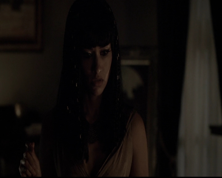 VampireDiariesWorld-dot-org_5x05MontersBall1702.jpg