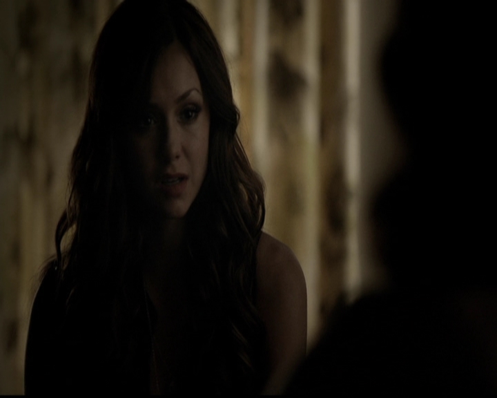 VampireDiariesWorld-dot-org_5x05MontersBall2002.jpg