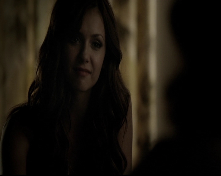 VampireDiariesWorld-dot-org_5x05MontersBall2011.jpg