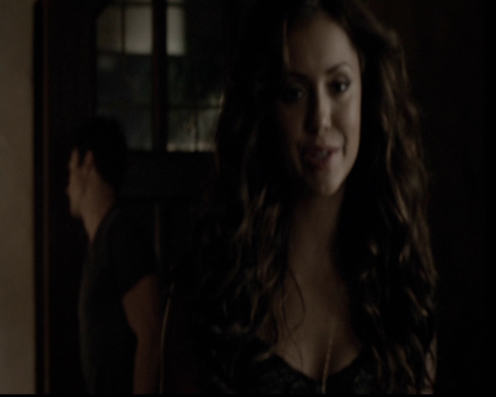 VampireDiariesWorld-dot-org_5x05MontersBall2183.jpg