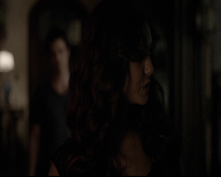 VampireDiariesWorld-dot-org_5x05MontersBall2203.jpg
