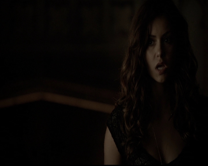 VampireDiariesWorld-dot-org_5x05MontersBall2215.jpg