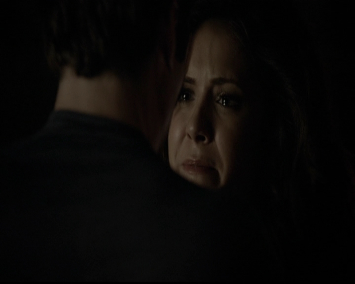 VampireDiariesWorld-dot-org_5x05MontersBall2228.jpg