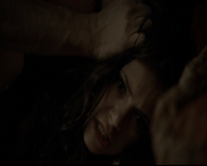 VampireDiariesWorld-dot-org_5x05MontersBall2242.jpg