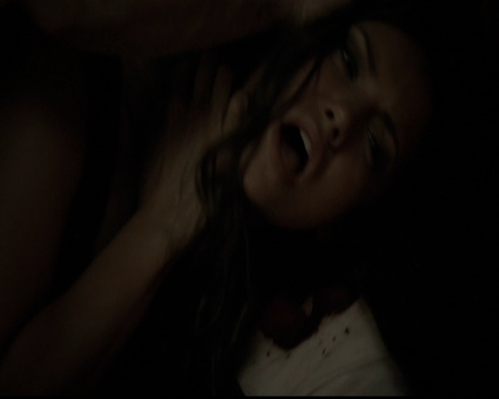 VampireDiariesWorld-dot-org_5x05MontersBall2250.jpg