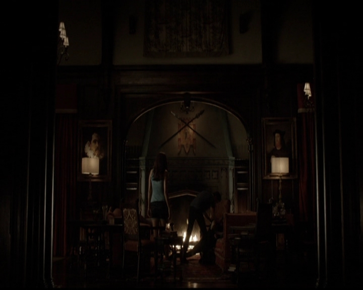 VampireDiariesWorld-dot-org_5x05MontersBall2257.jpg