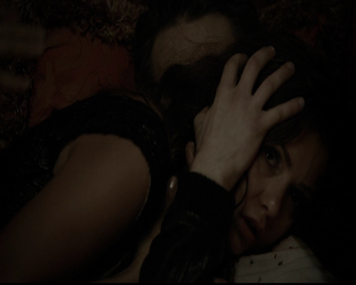 VampireDiariesWorld-dot-org_5x05MontersBall2263.jpg