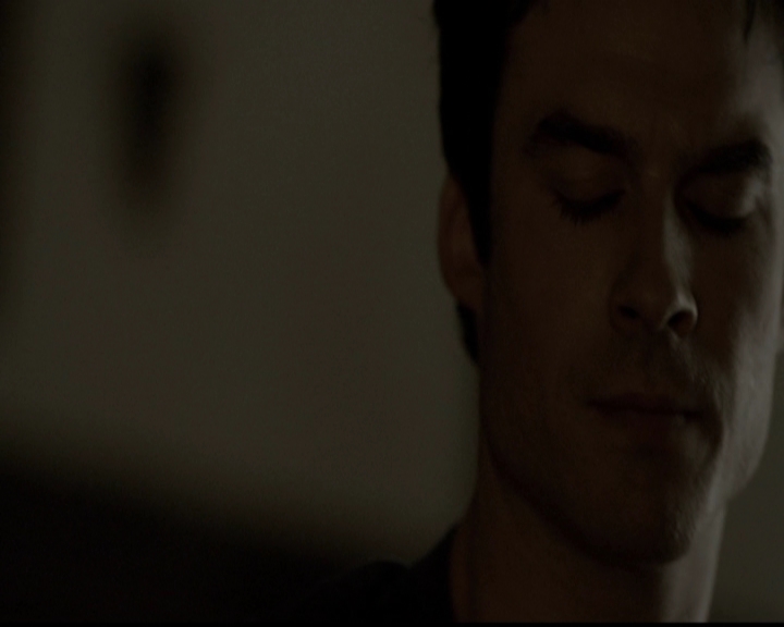 VampireDiariesWorld-dot-org_5x05MontersBall2268.jpg