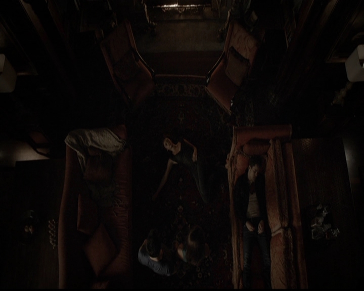 VampireDiariesWorld-dot-org_5x05MontersBall2290.jpg