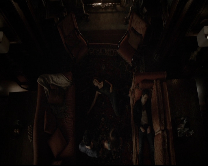 VampireDiariesWorld-dot-org_5x05MontersBall2292.jpg
