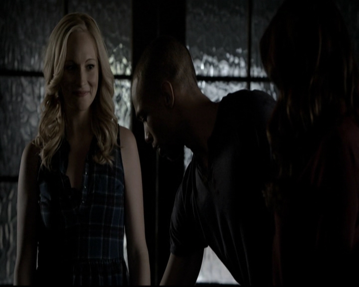 VampireDiariesWorld-dot-org_5x08DeadManOnCampus0721.jpg