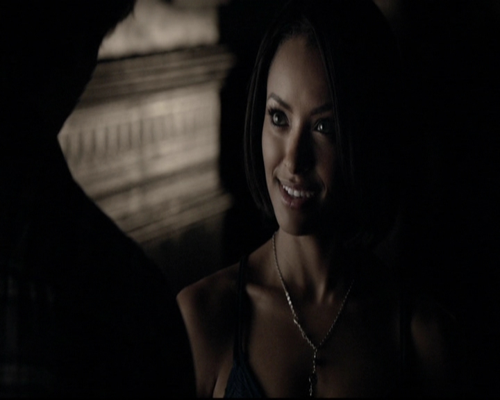 VampireDiariesWorld-dot-org_5x08DeadManOnCampus1303.jpg