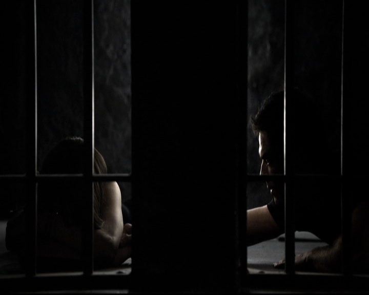 VampireDiariesWorld-dot-org_5x09TheCell0897.jpg
