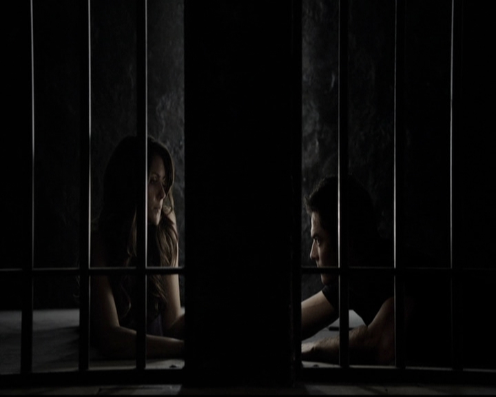VampireDiariesWorld-dot-org_5x09TheCell0913.jpg