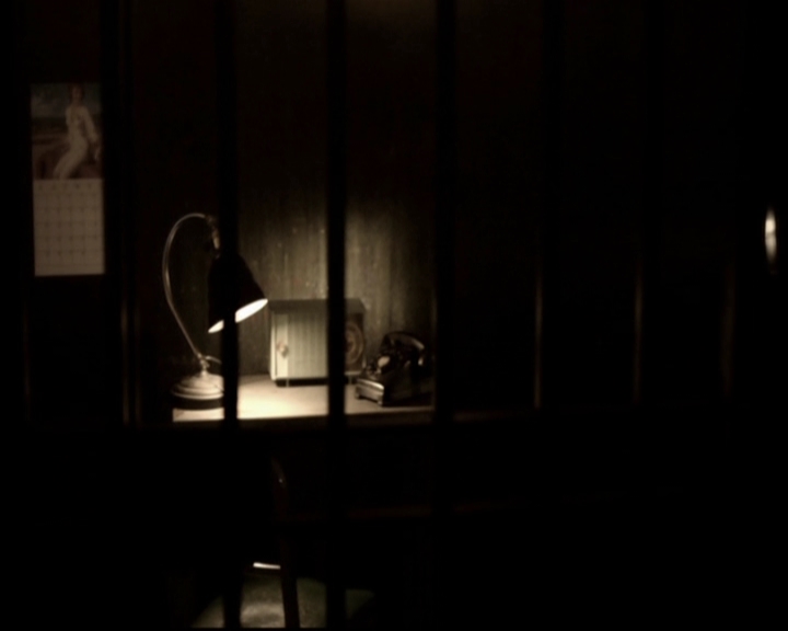 VampireDiariesWorld-dot-org_5x09TheCell1222.jpg