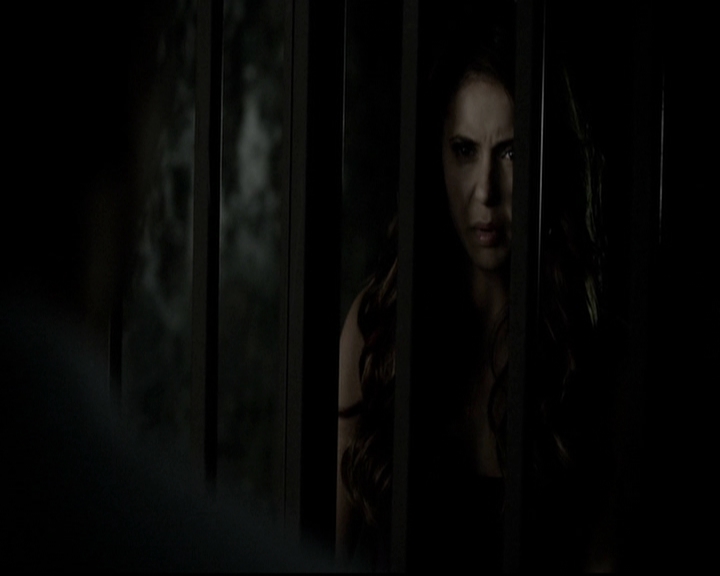 VampireDiariesWorld-dot-org_5x09TheCell1941.jpg
