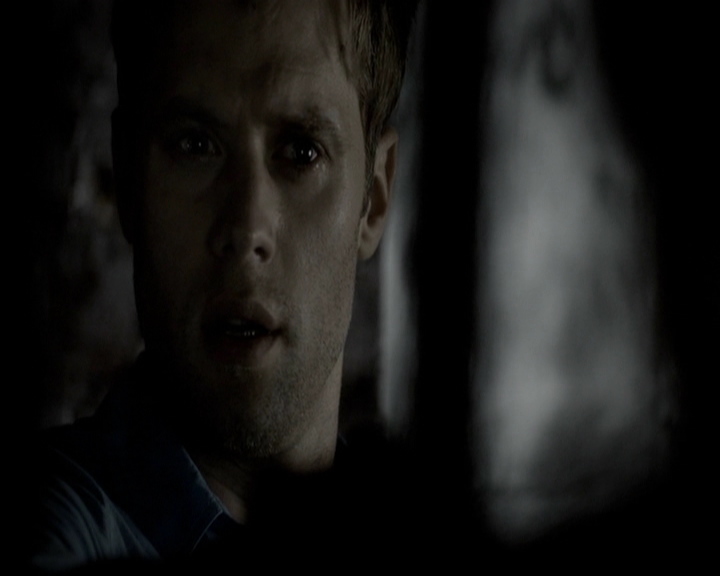 VampireDiariesWorld-dot-org_5x09TheCell2036.jpg