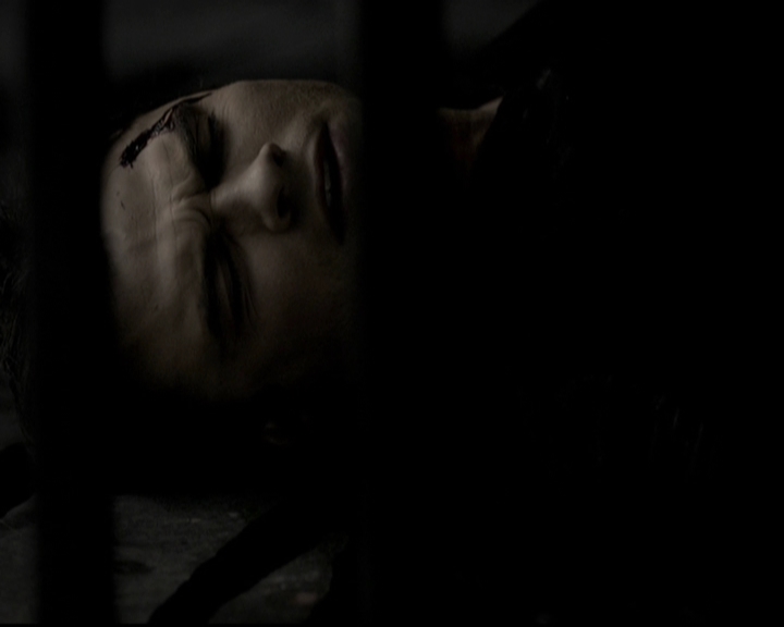 VampireDiariesWorld-dot-org_5x09TheCell2251.jpg