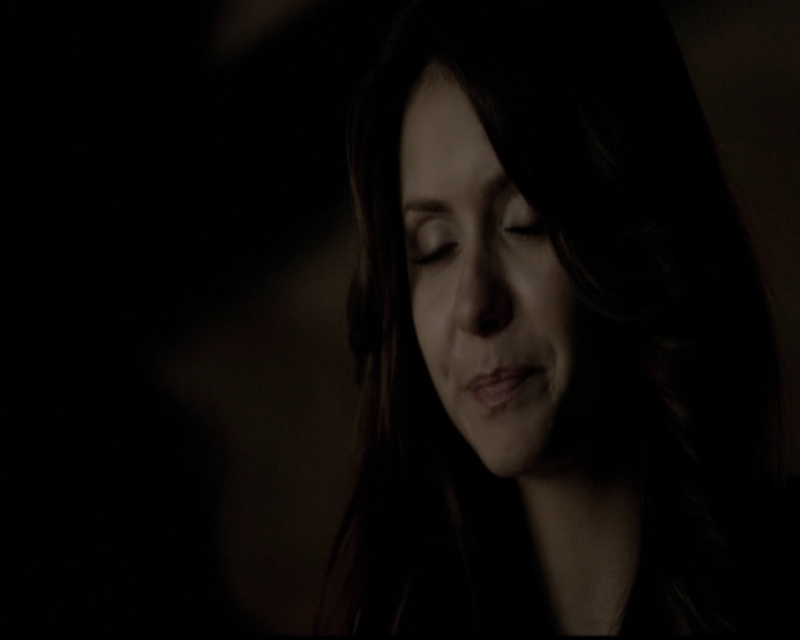VampireDiariesWorld-dot-org_5x11-500YearsOfSolitude2224.jpg