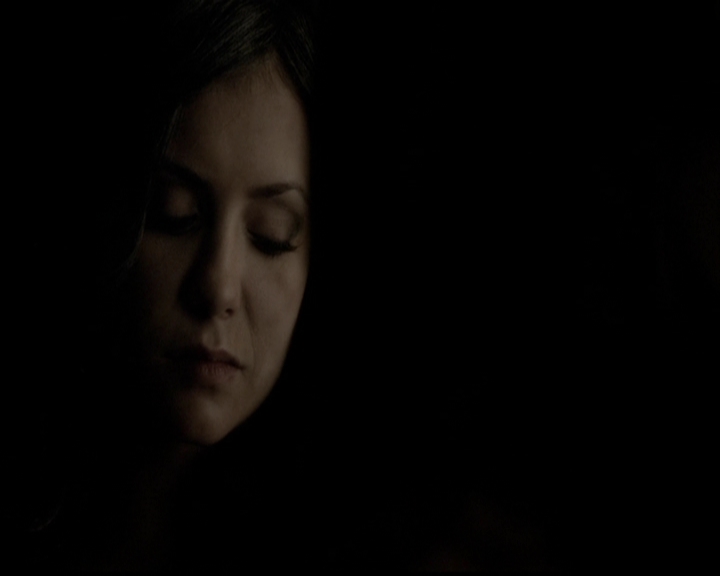 VampireDiariesWorld-dot-org_5x11-500YearsOfSolitude2228.jpg