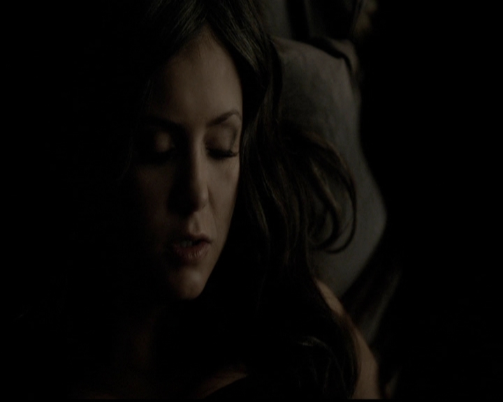 VampireDiariesWorld-dot-org_5x11-500YearsOfSolitude2238.jpg