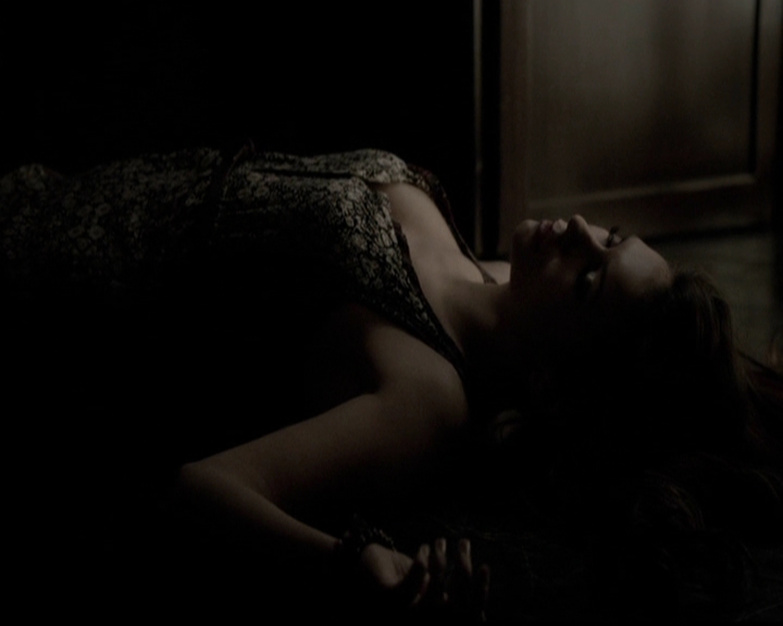 VampireDiariesWorld-dot-org_5x11-500YearsOfSolitude2246.jpg